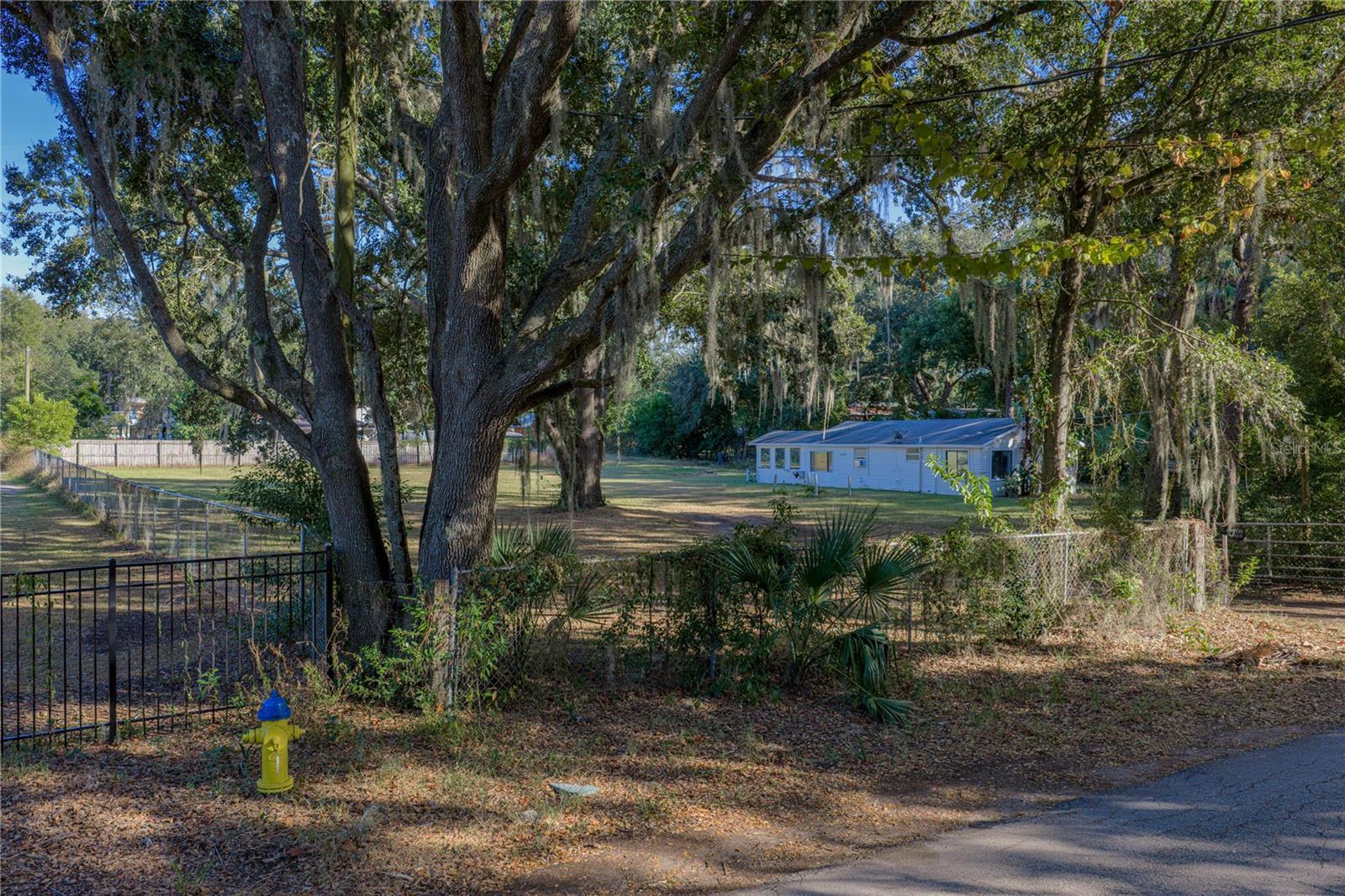 215 SKYWOOD DR, VALRICO, FL, 33594