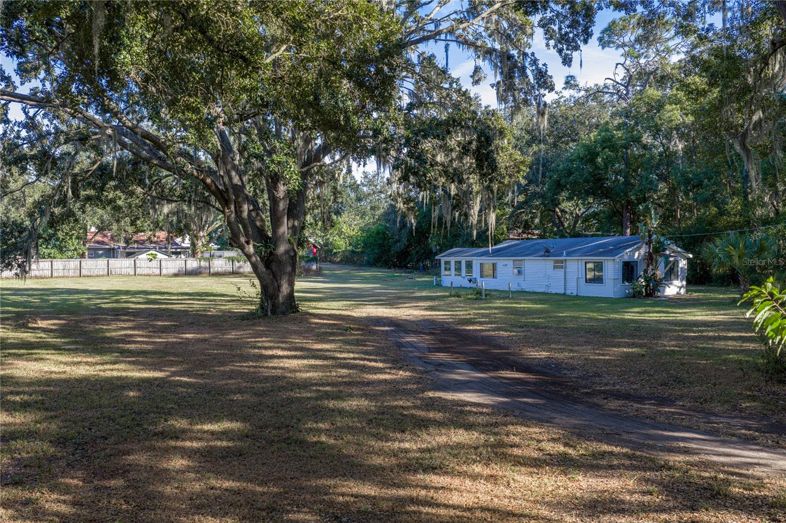 215 SKYWOOD DR, VALRICO, FL, 33594