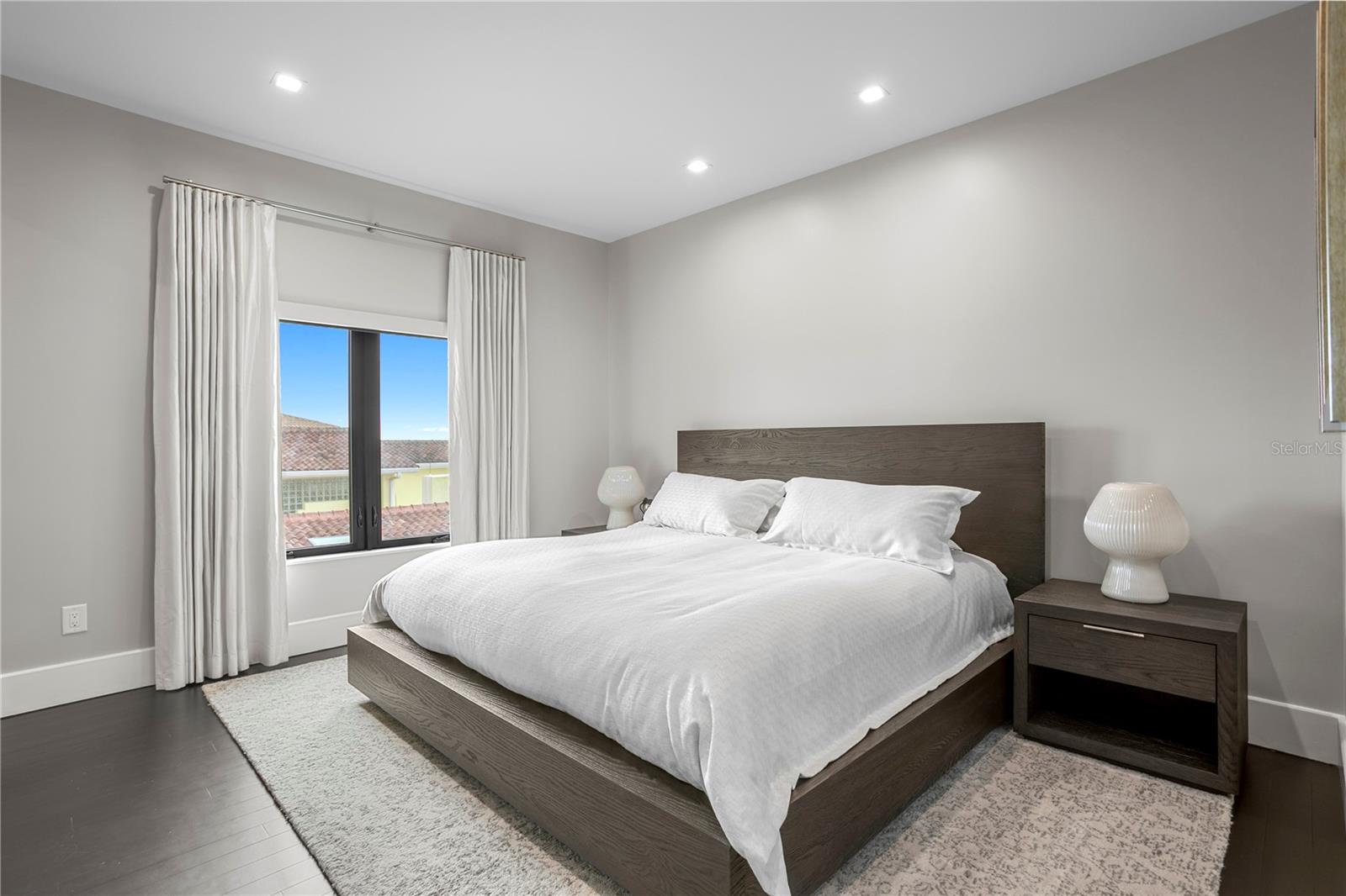 TB8446032 Property Photo