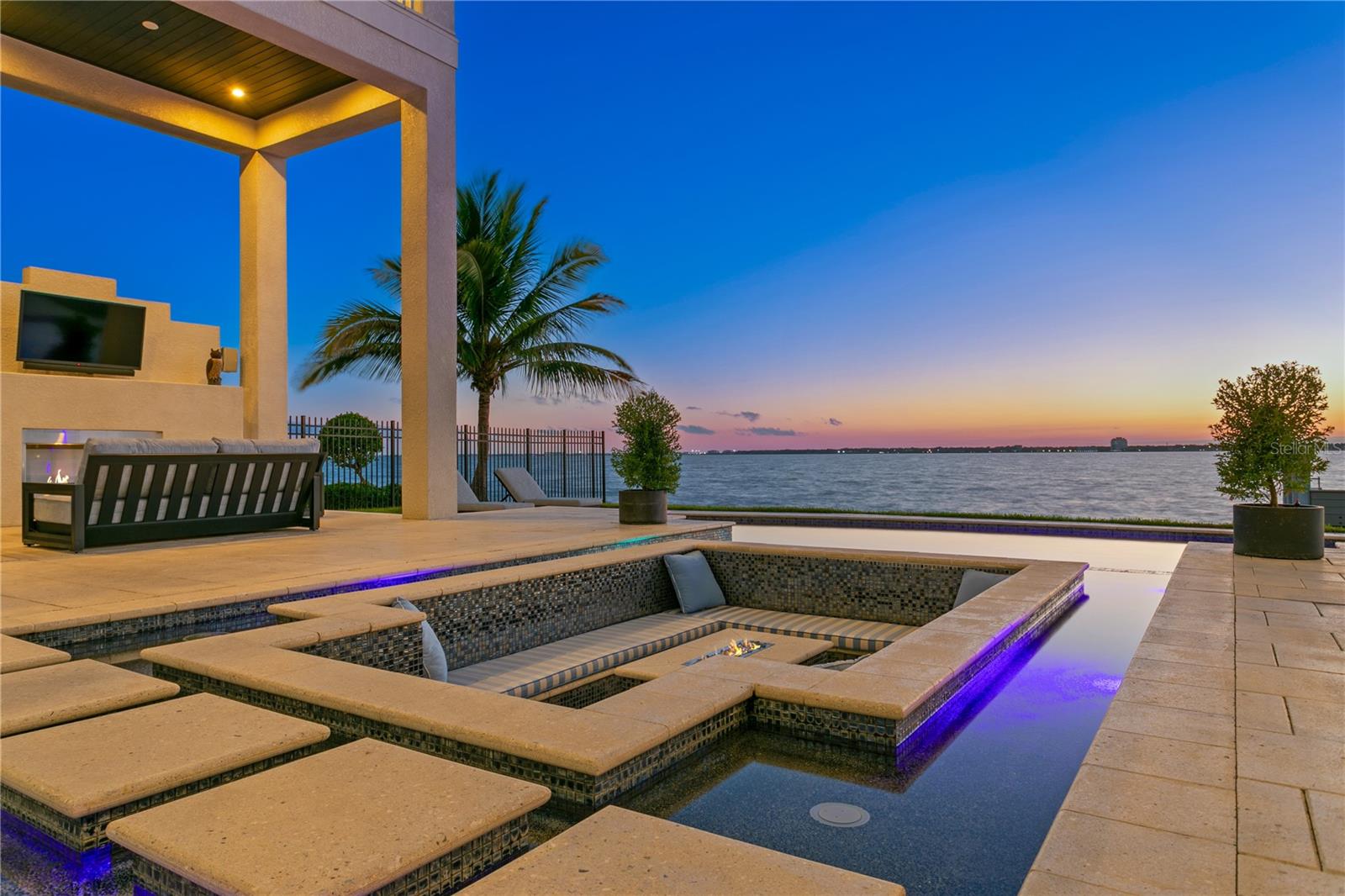 TB8446032 Property Photo