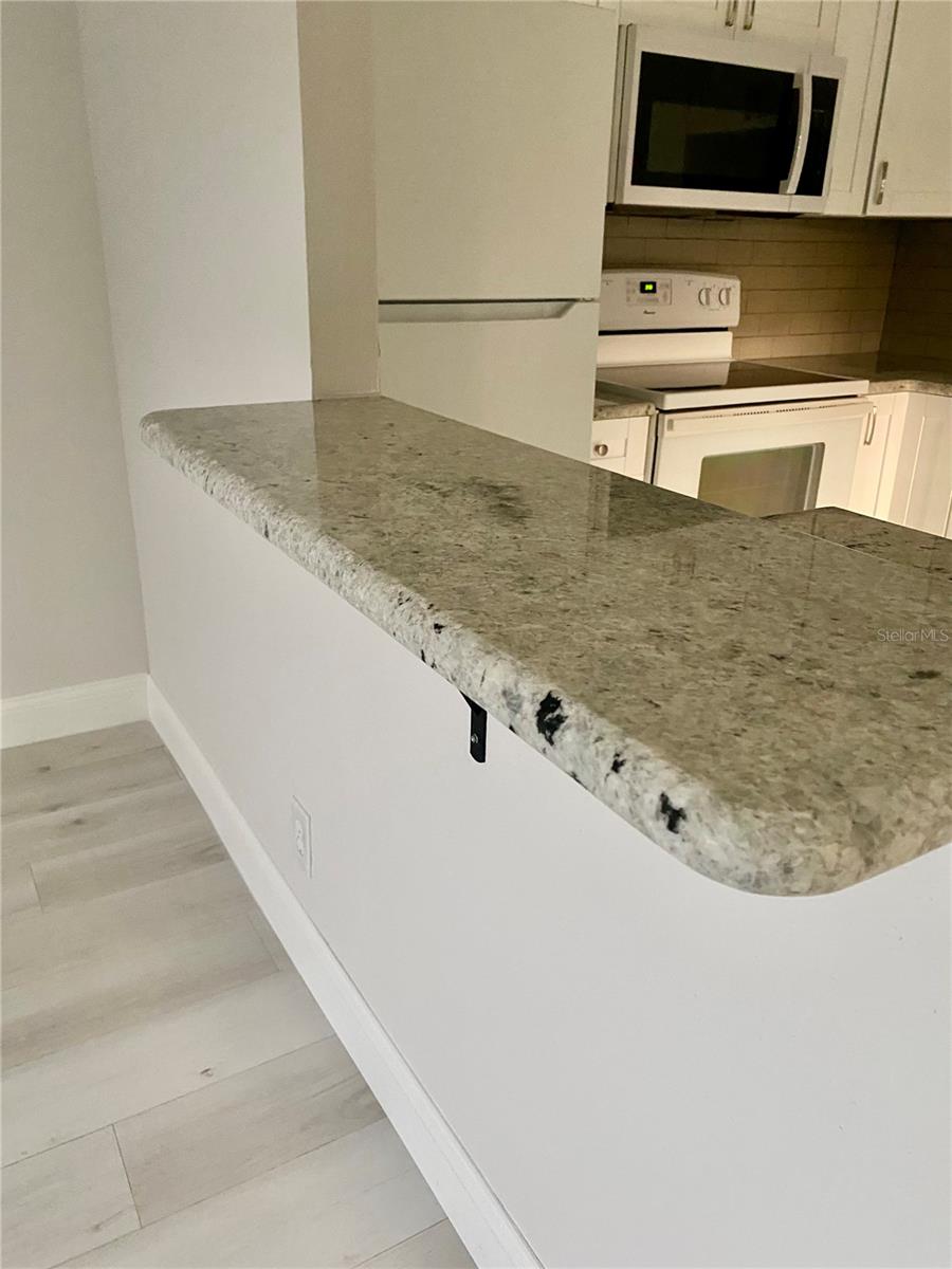 W7880568 Property Photo