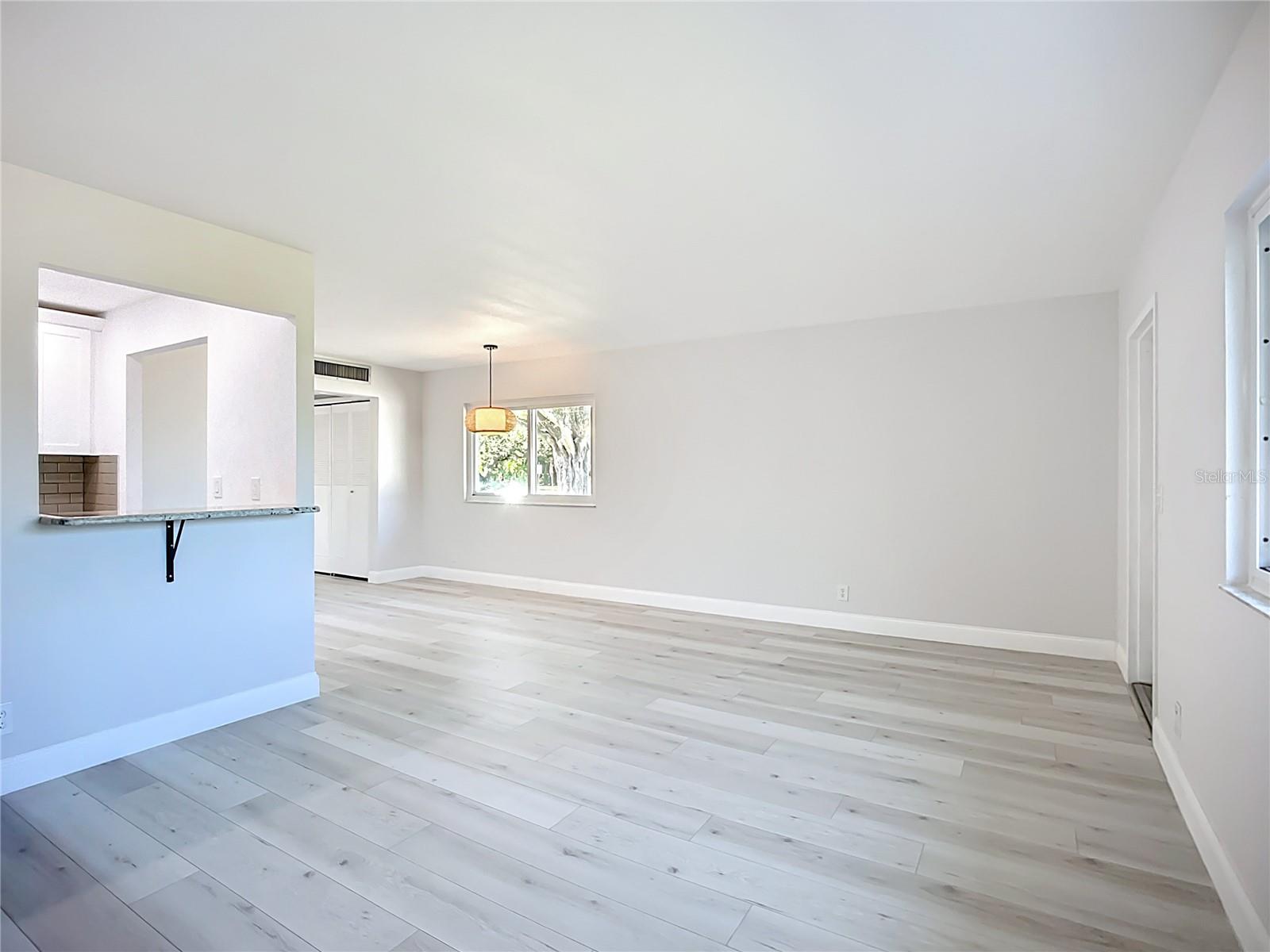 W7880568 Property Photo