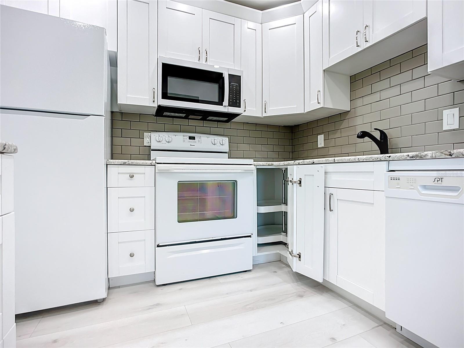 W7880568 Property Photo