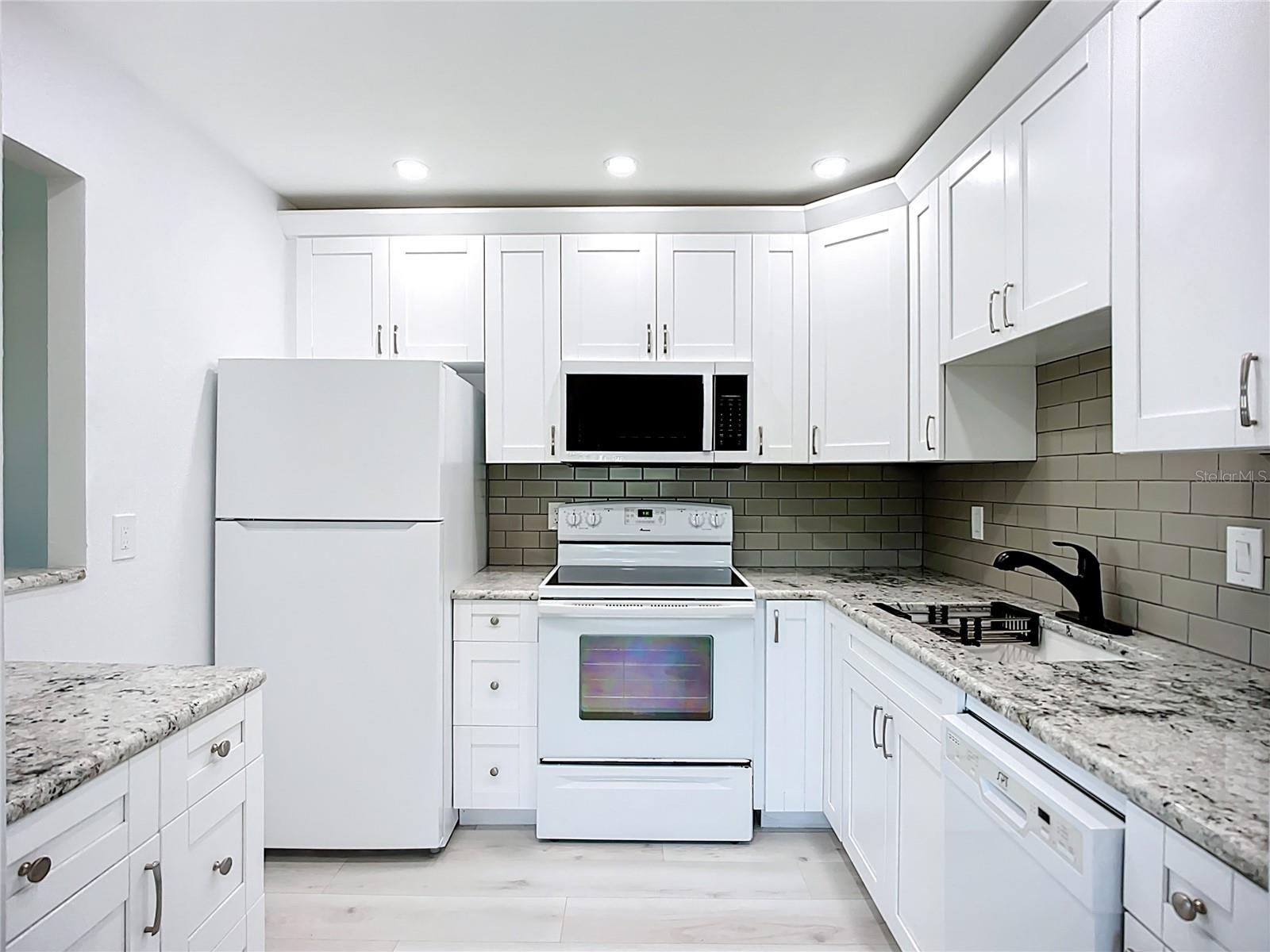 W7880568 Property Photo