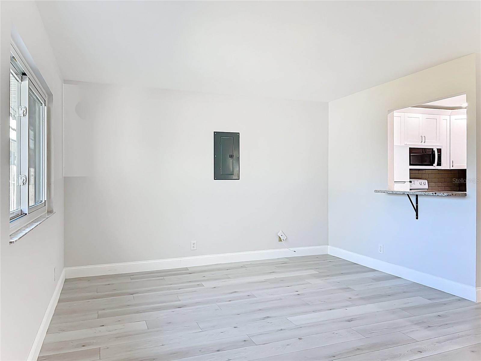 W7880568 Property Photo