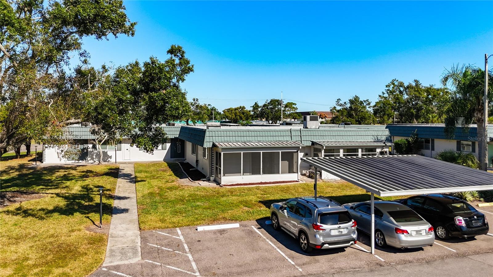 W7880568 Property Photo