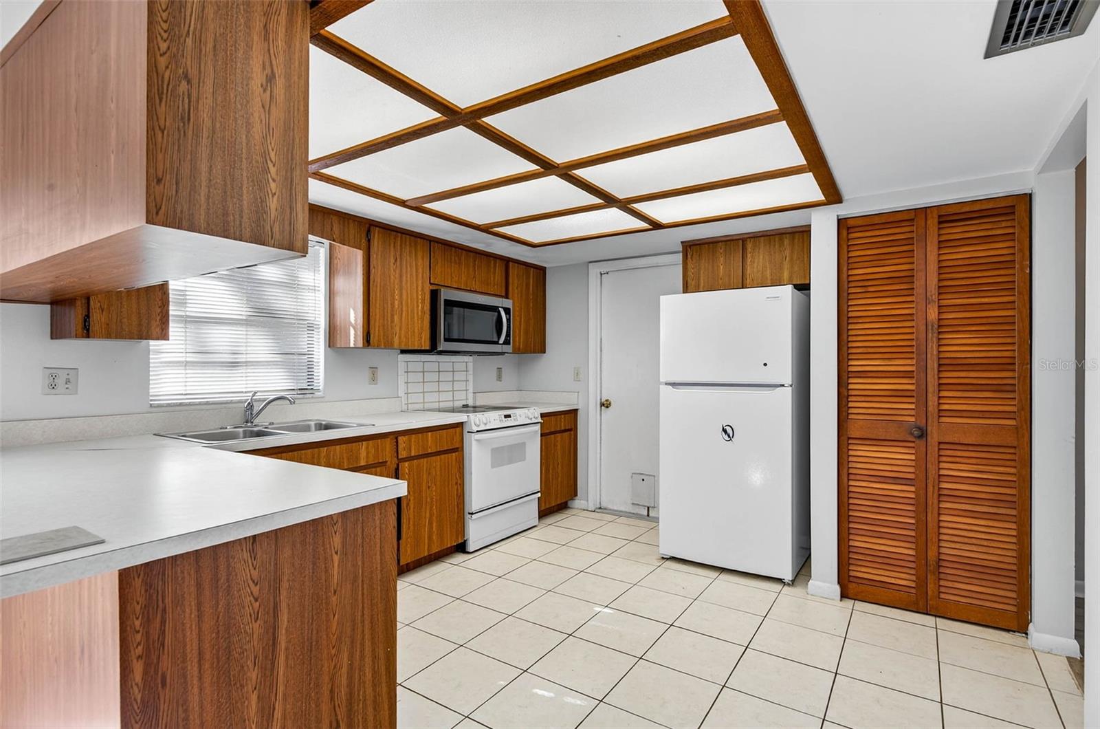 5615 N MCKAY AVE, TAMPA, FL, 33603