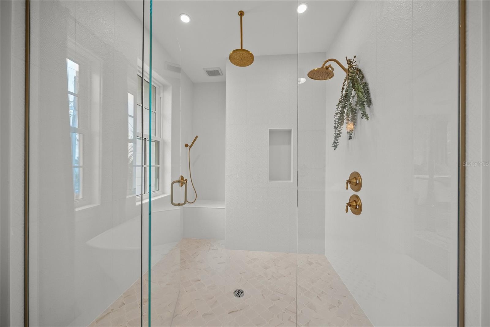 A4671356 Property Photo