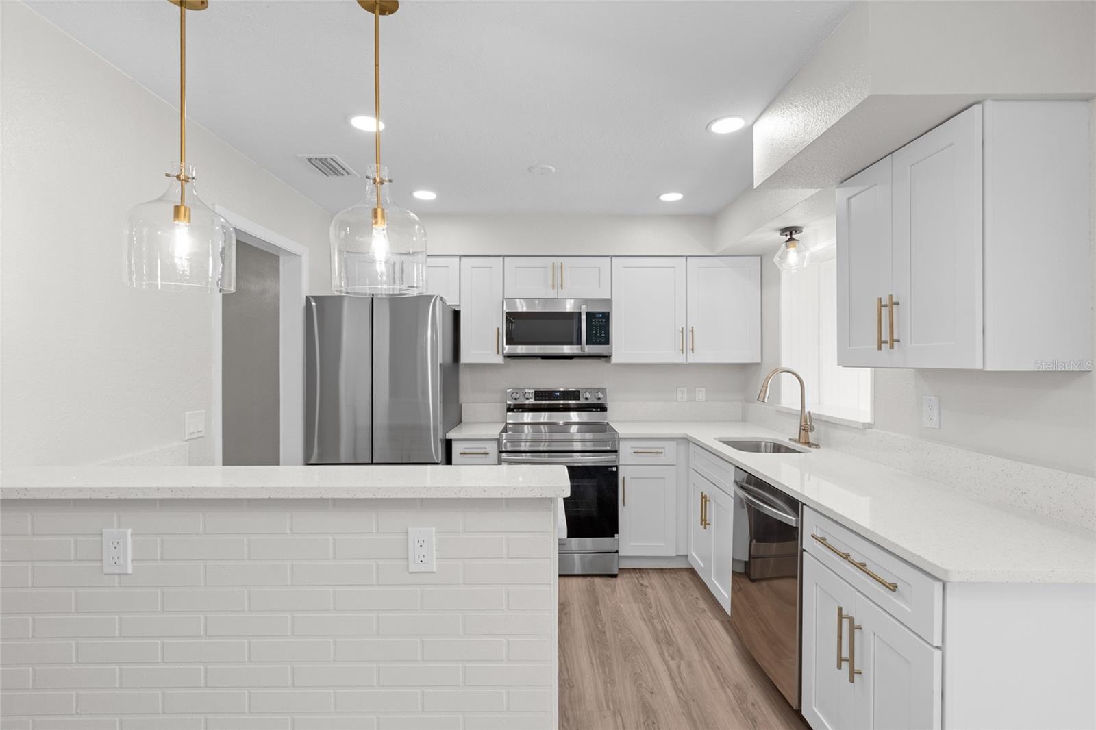 10095 NASSAU CT, SEMINOLE, FL, 33776