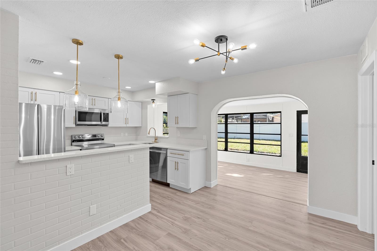 10095 NASSAU CT, SEMINOLE, FL, 33776