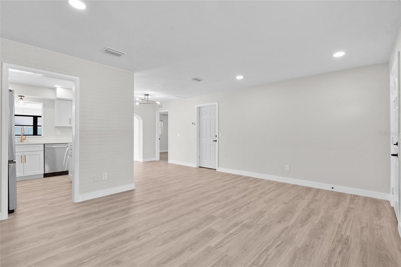 10095 NASSAU CT, SEMINOLE, FL, 33776