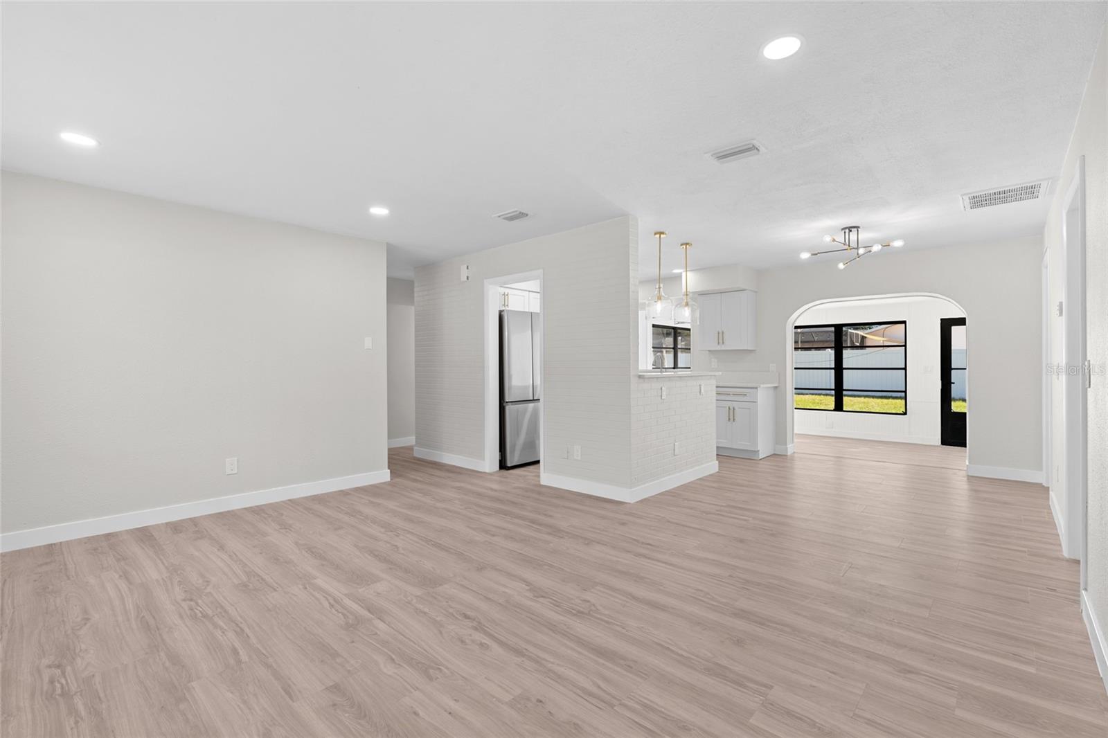 10095 NASSAU CT, SEMINOLE, FL, 33776