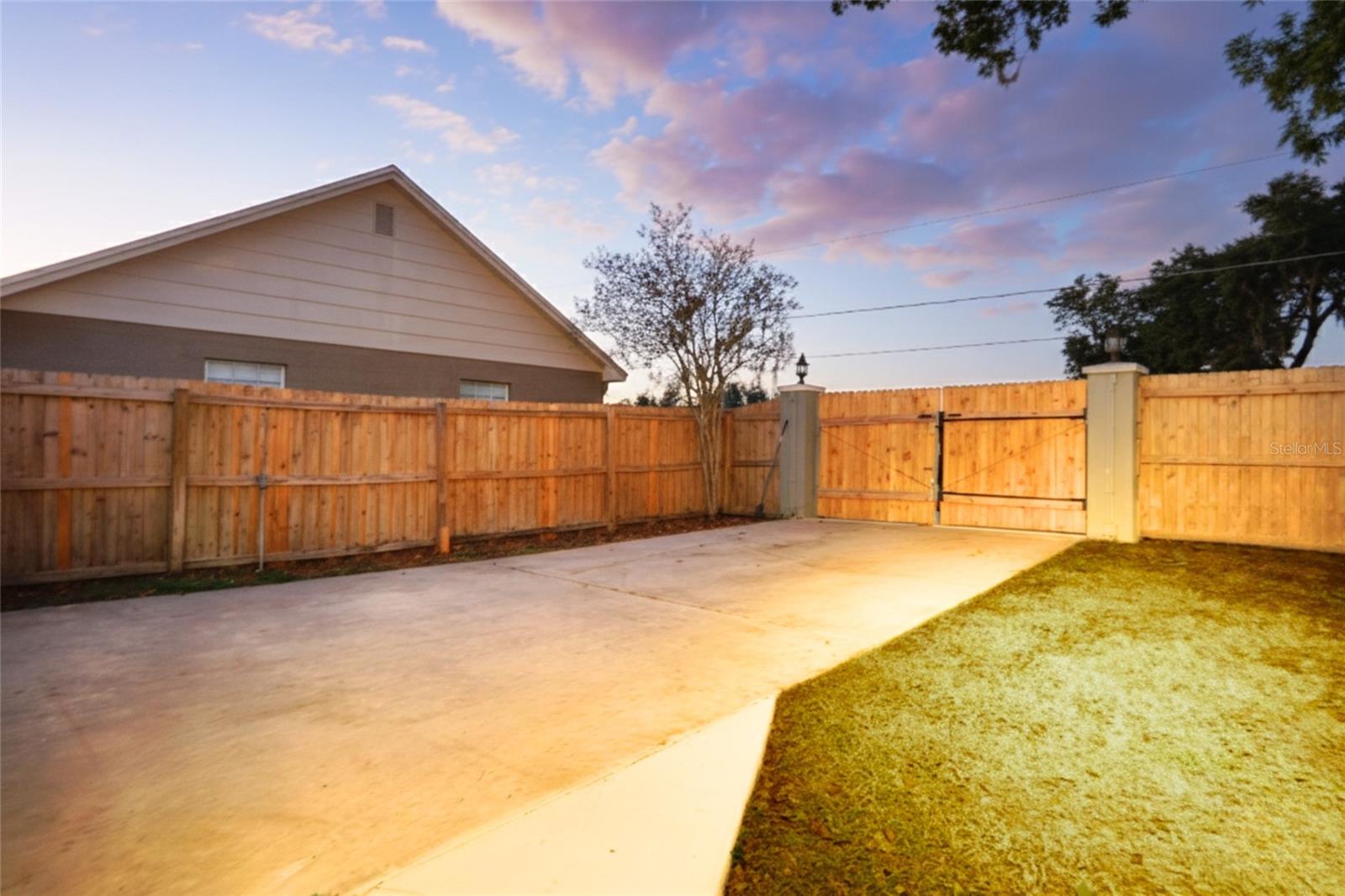 11213 CREEKVIEW DR, RIVERVIEW, FL, 33569