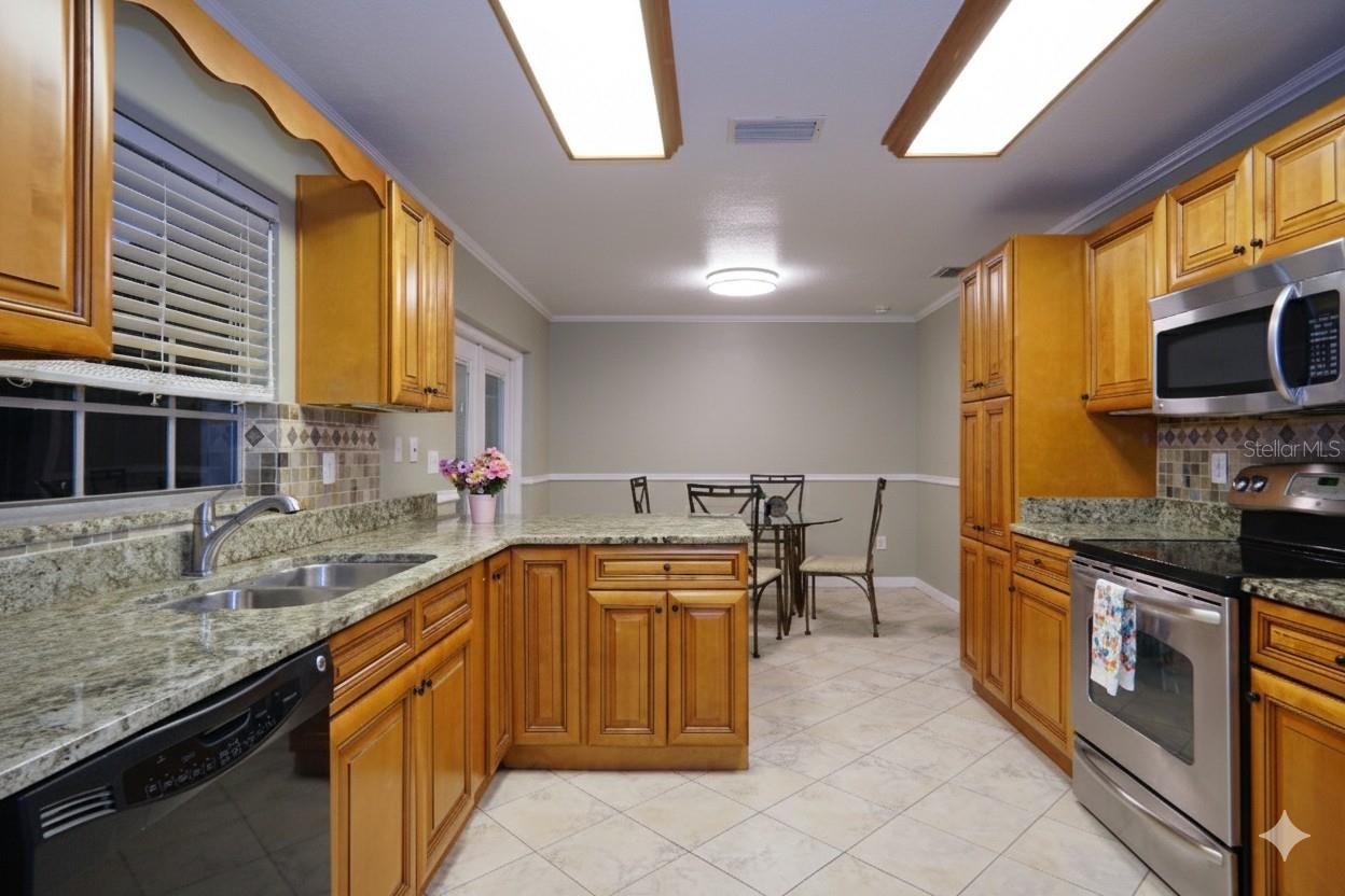 11213 CREEKVIEW DR, RIVERVIEW, FL, 33569