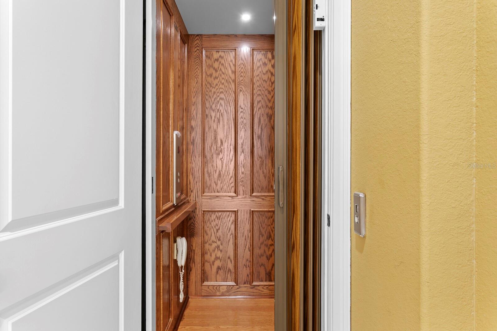 4912 YACHT CLUB DR, TAMPA, FL, 33616