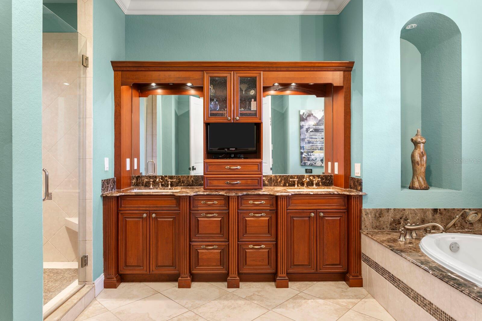 4912 YACHT CLUB DR, TAMPA, FL, 33616