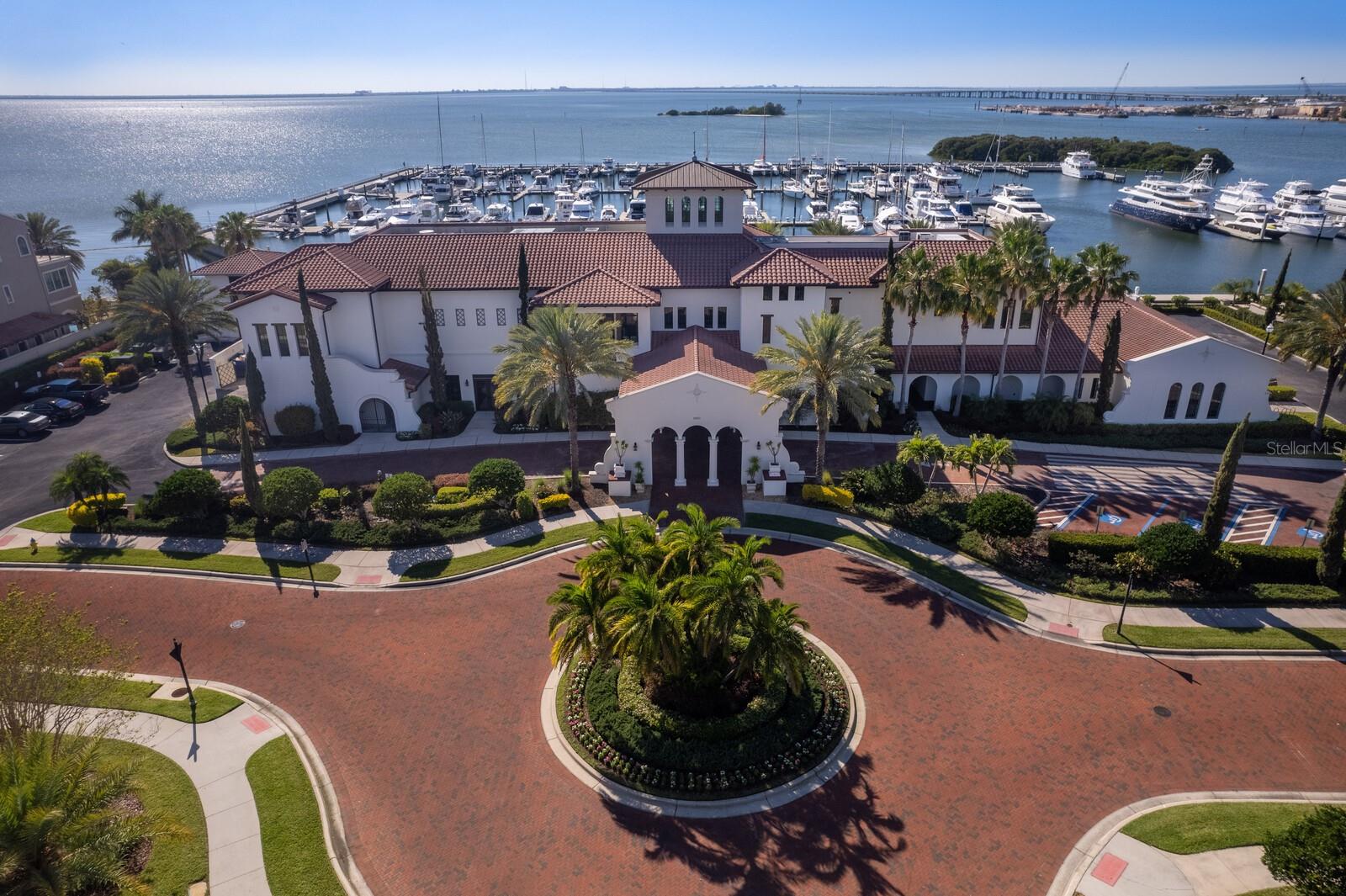 4912 YACHT CLUB DR, TAMPA, FL, 33616