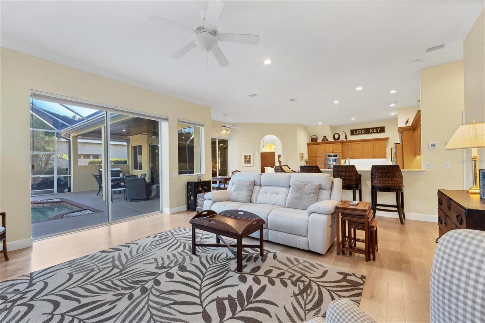 6923 CUMBERLAND TER, UNIVERSITY PARK, FL, 34201