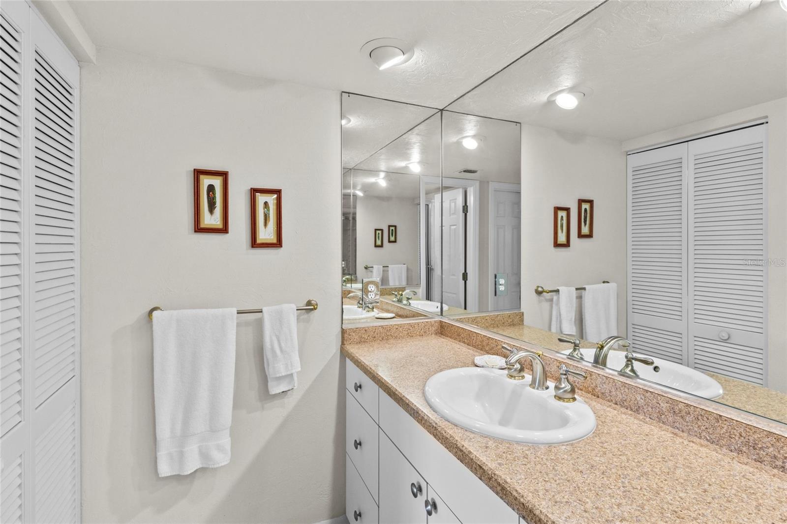 6236 MIDNIGHT PASS RD #305, SARASOTA, FL, 34242