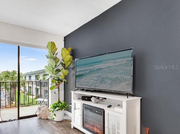 V4945805 Property Photo