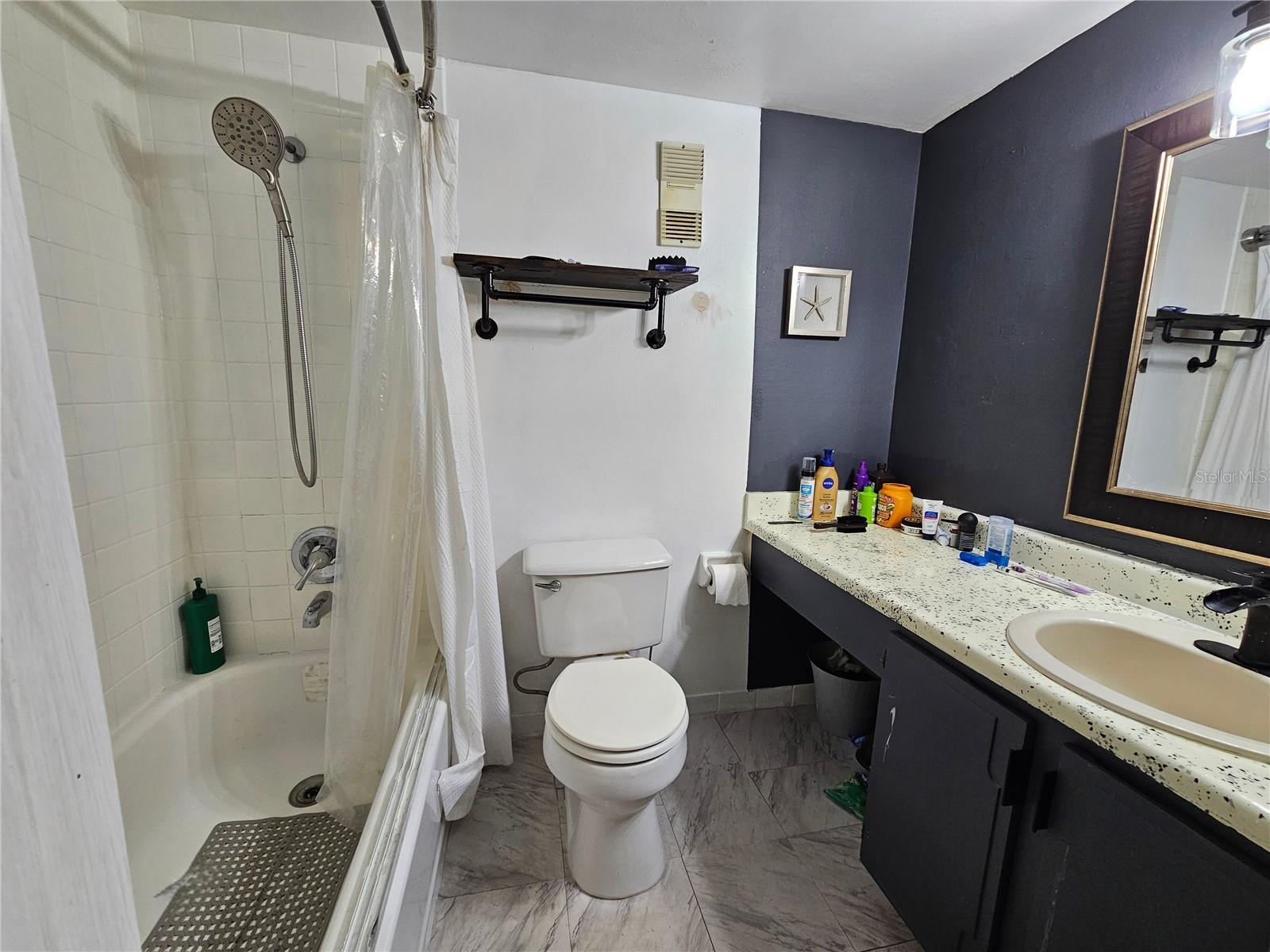 V4945805 Property Photo