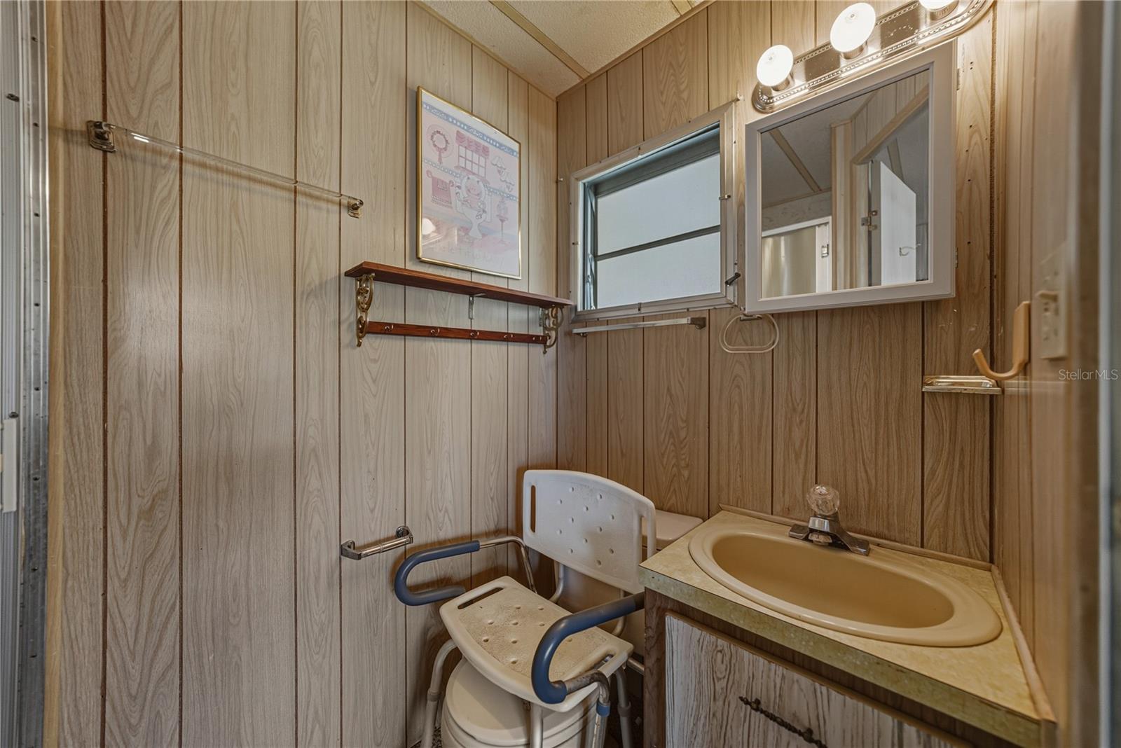 TB8446352 Property Photo