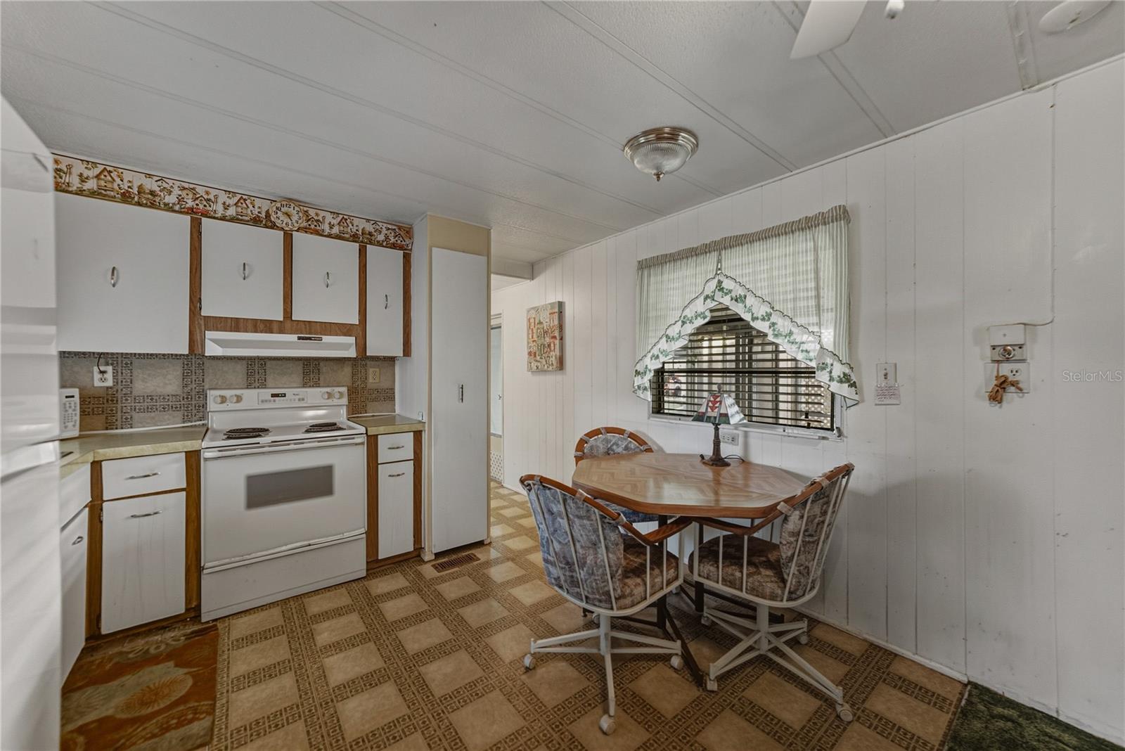 TB8446352 Property Photo