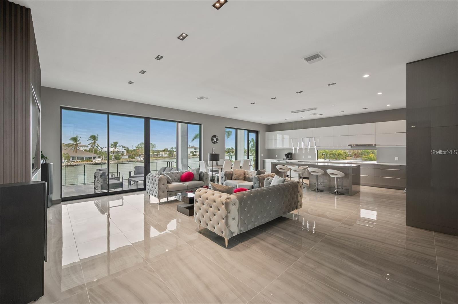 C7517469 Property Photo