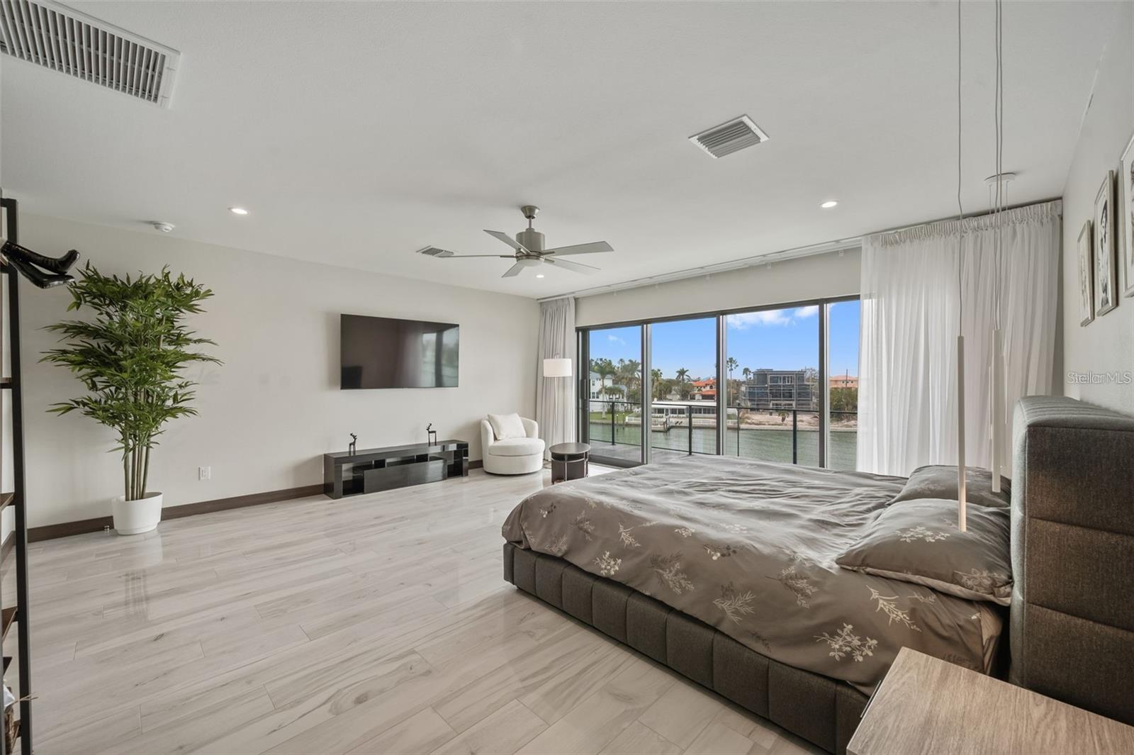 C7517469 Property Photo