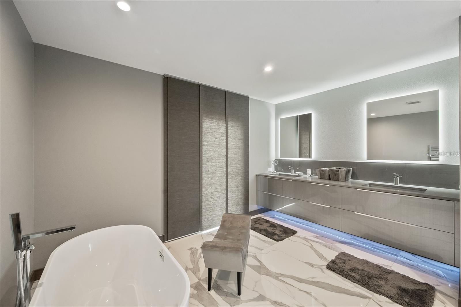 C7517469 Property Photo