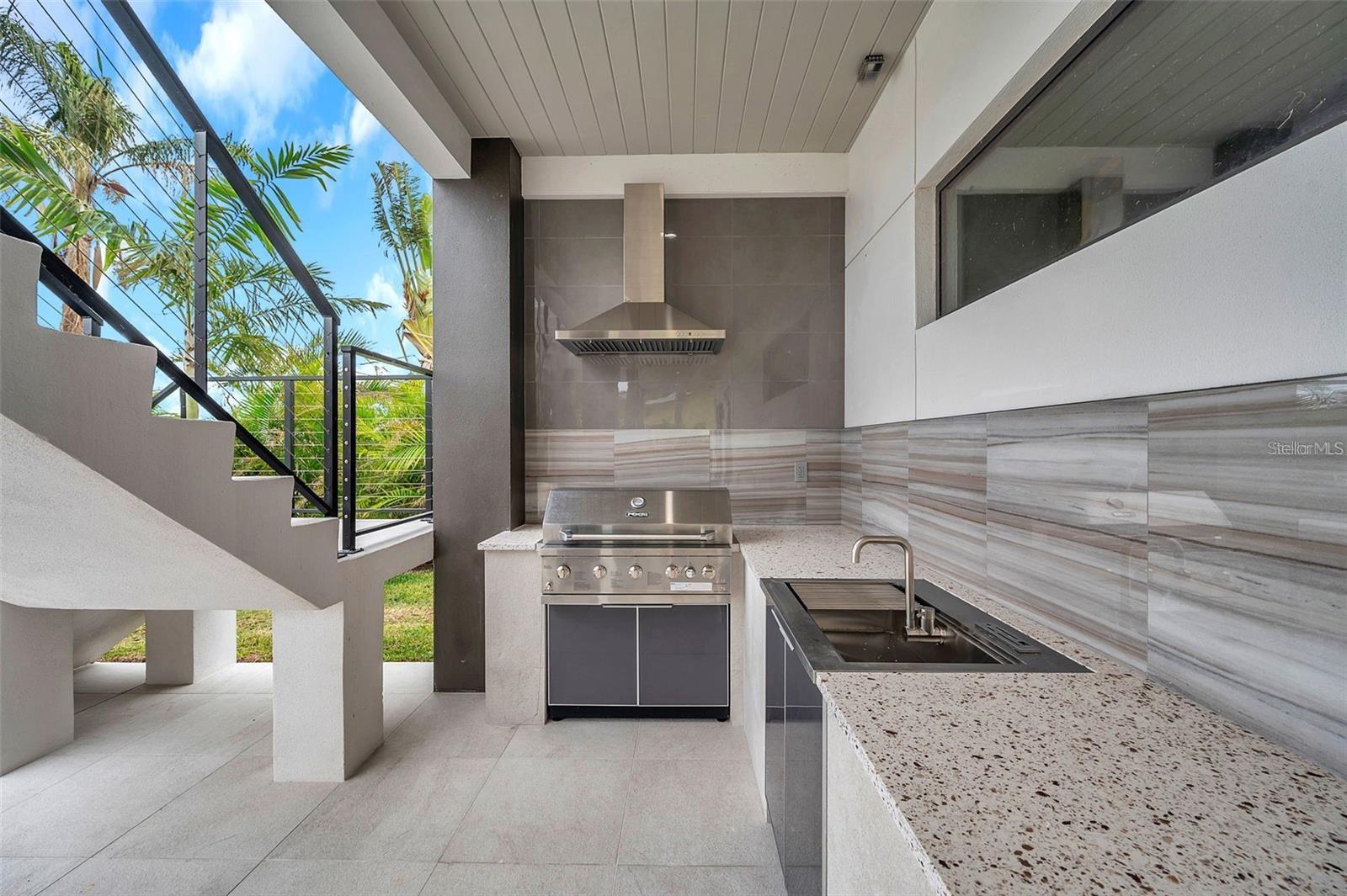 C7517469 Property Photo