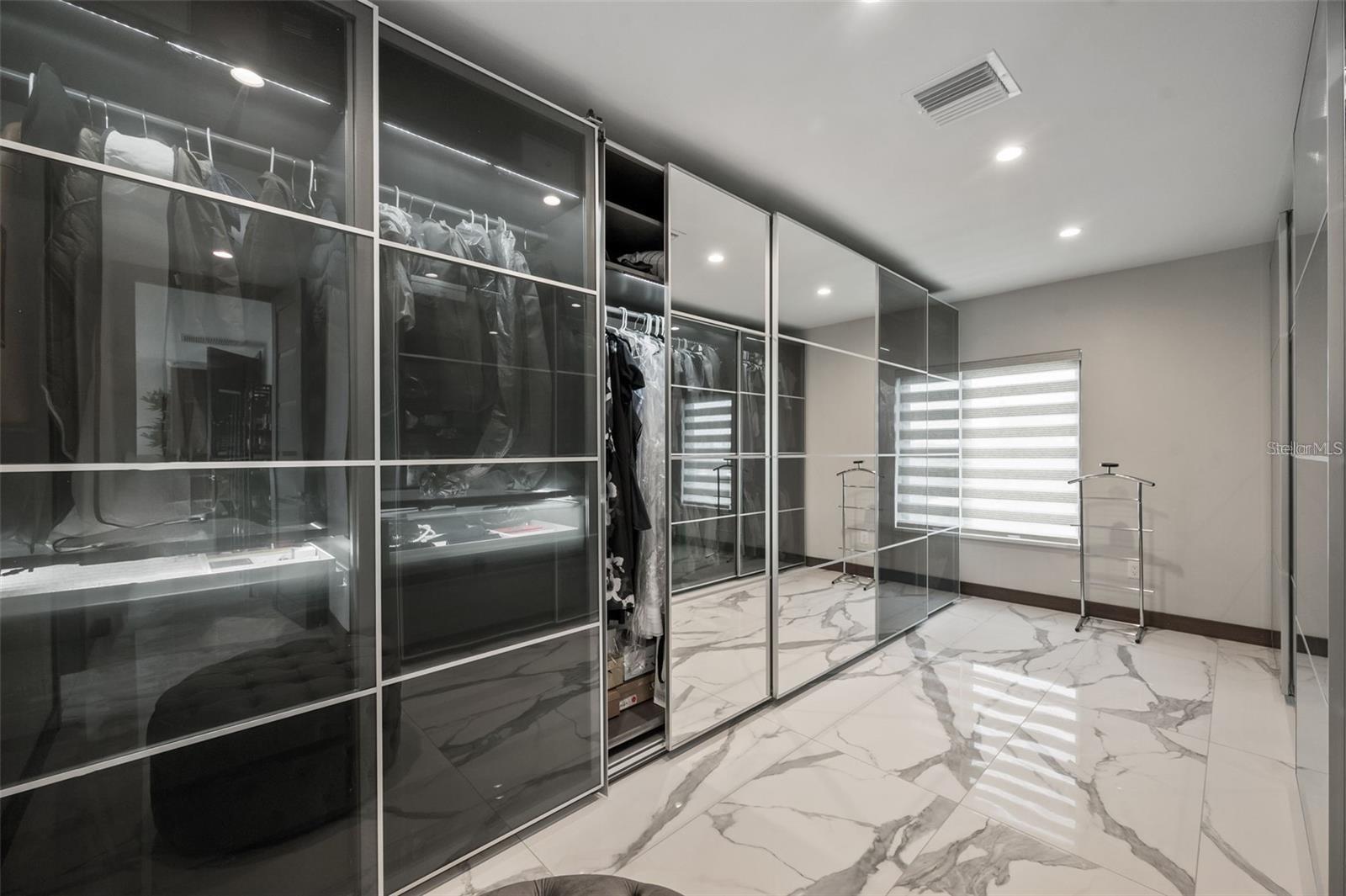 C7517469 Property Photo