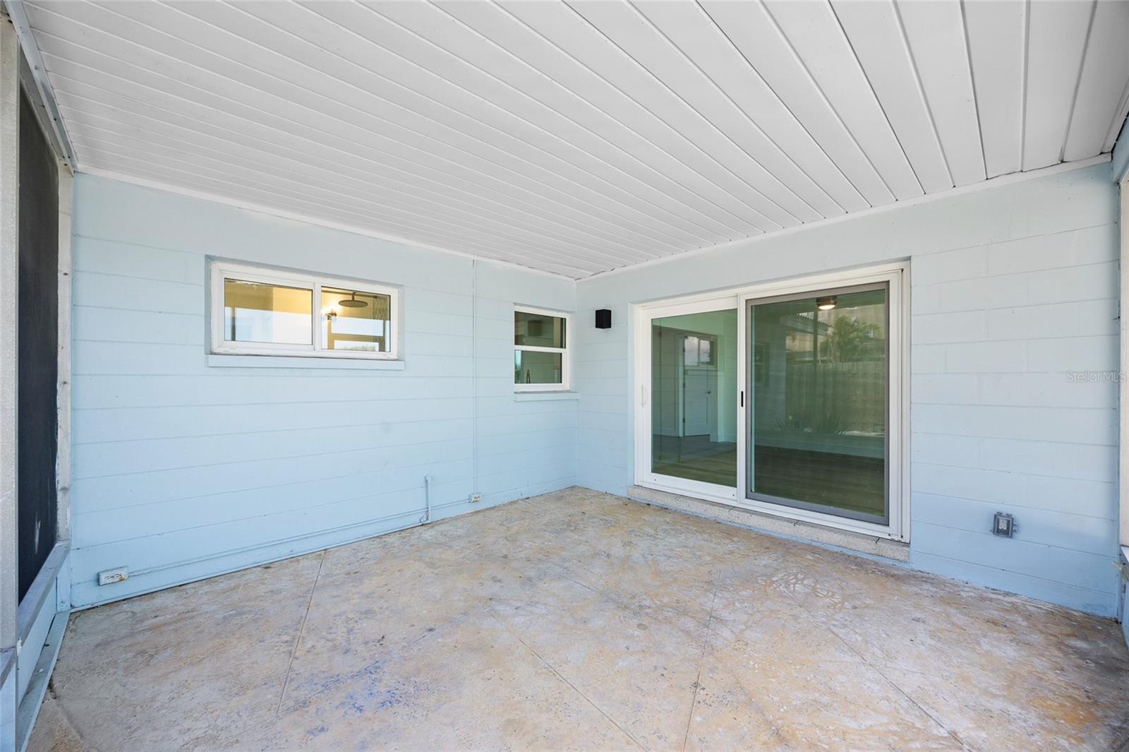 Screened in Florida Room