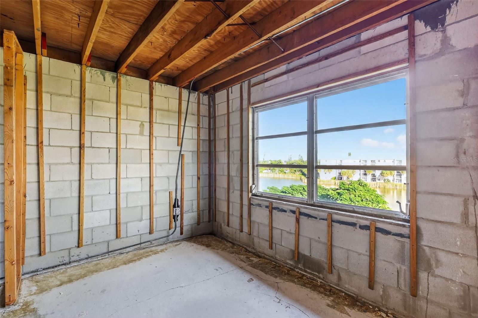 TB8446384 Property Photo