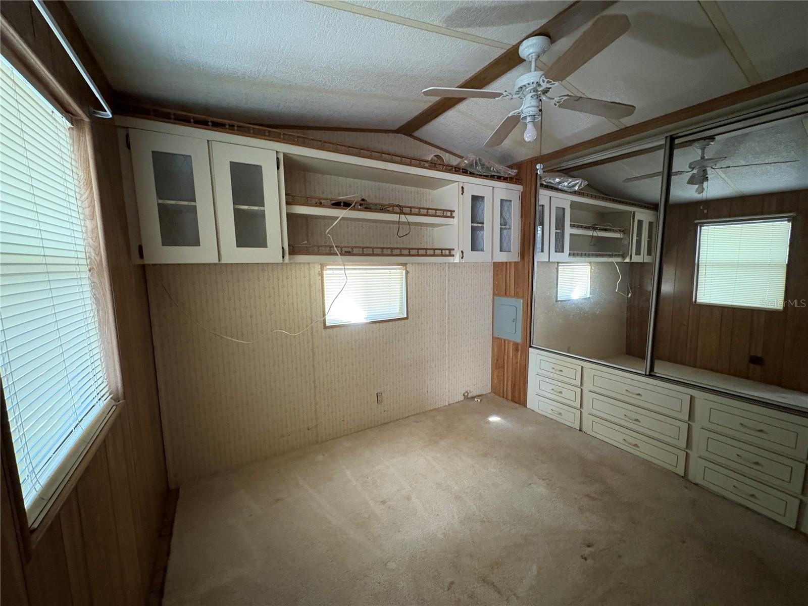 TB8446399 Property Photo