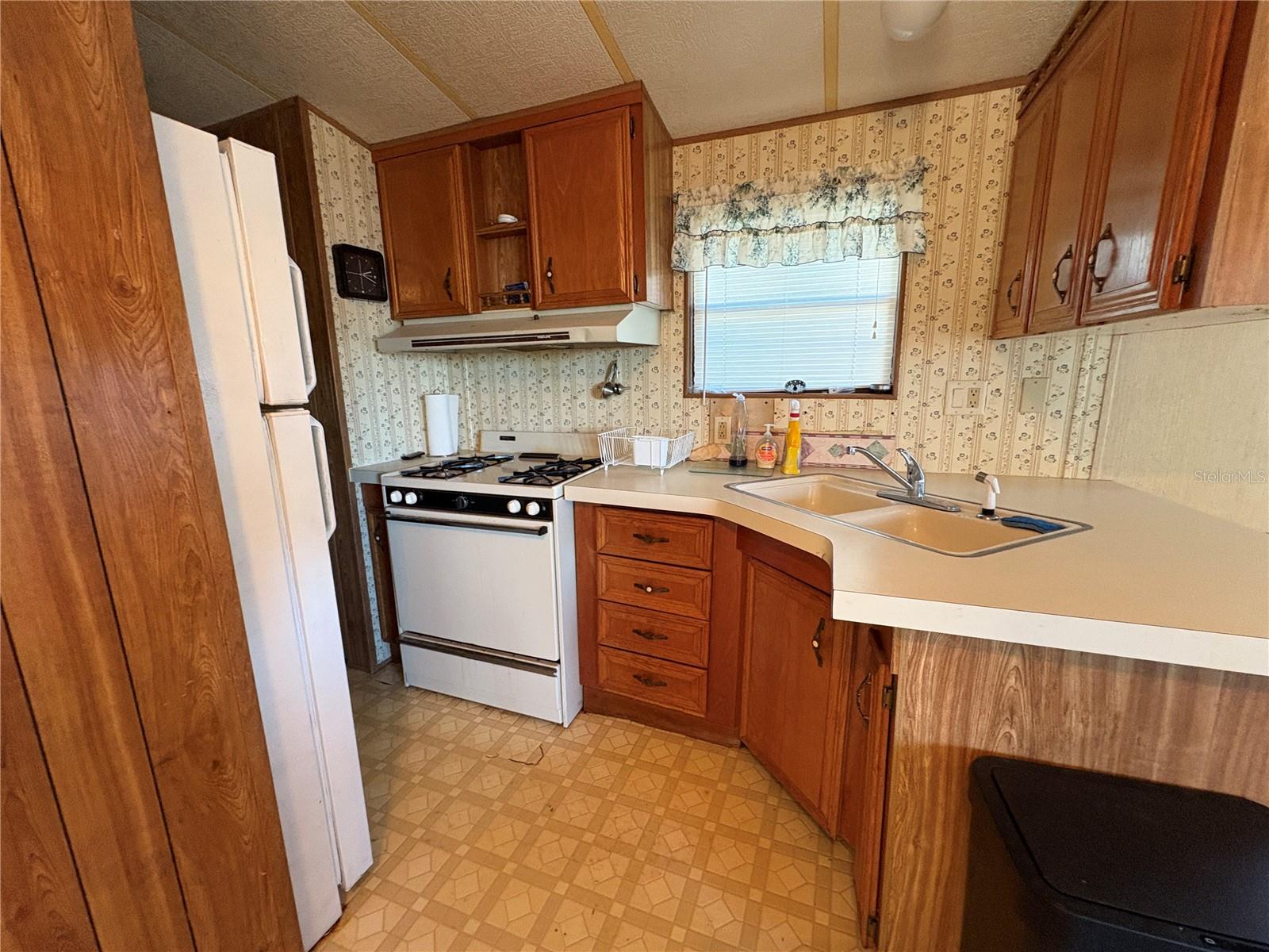 TB8446399 Property Photo