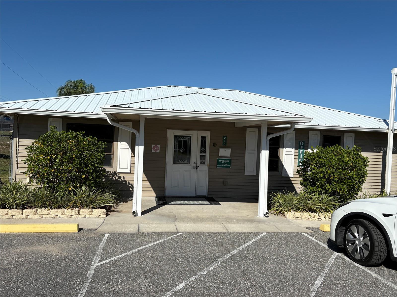 TB8446399 Property Photo