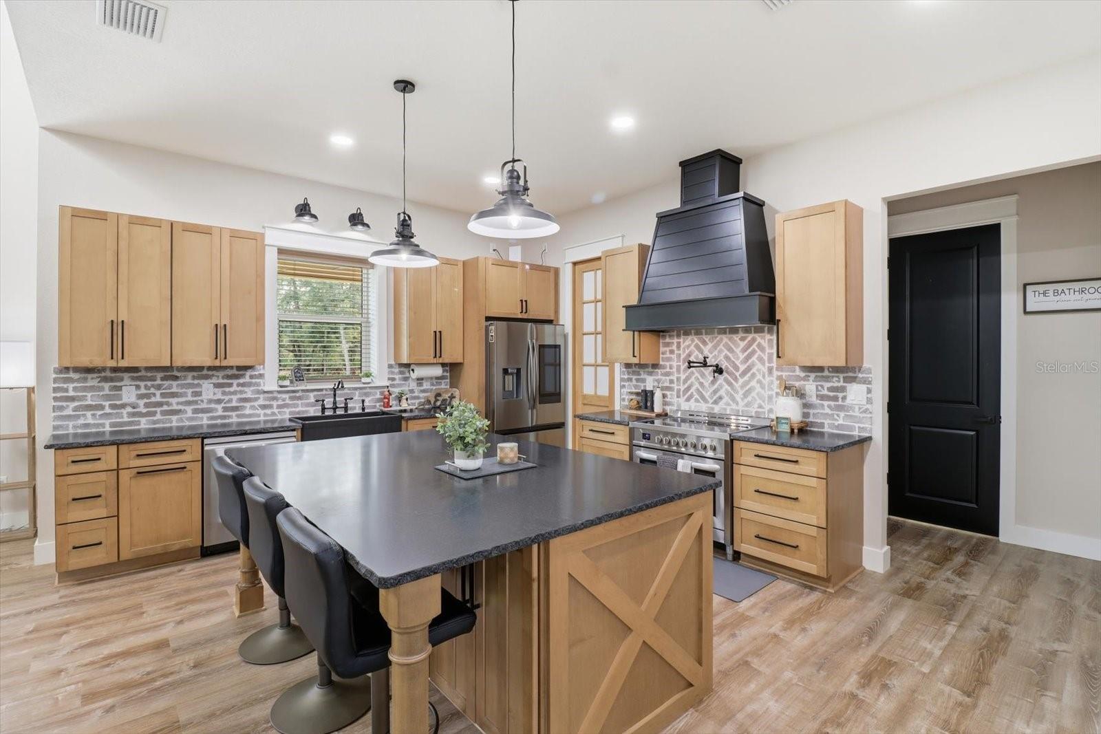 330 HIGHWAY 40 E, INGLIS, FL, 34449