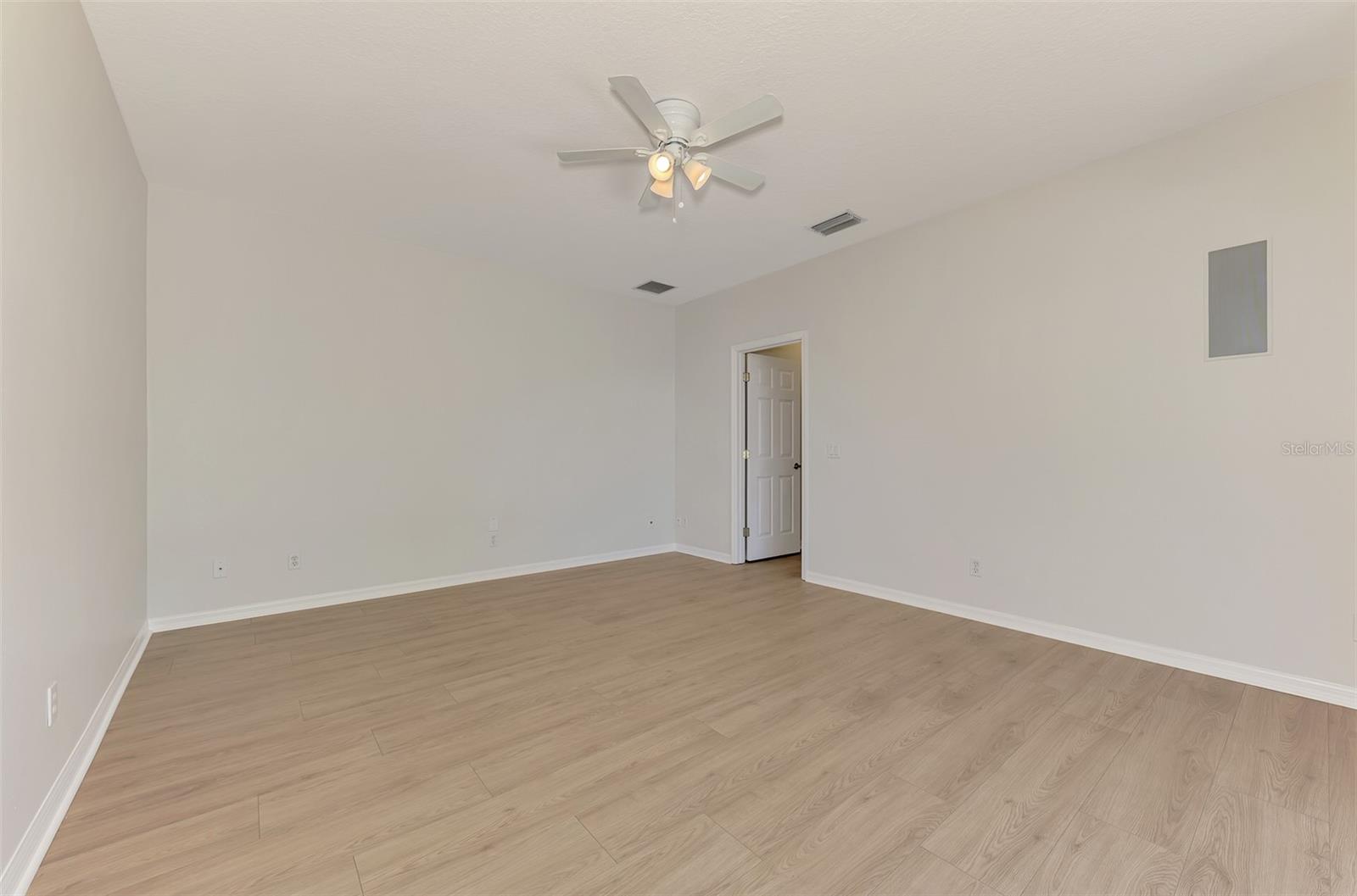 5684 EASTWIND DR, SARASOTA, FL, 34233