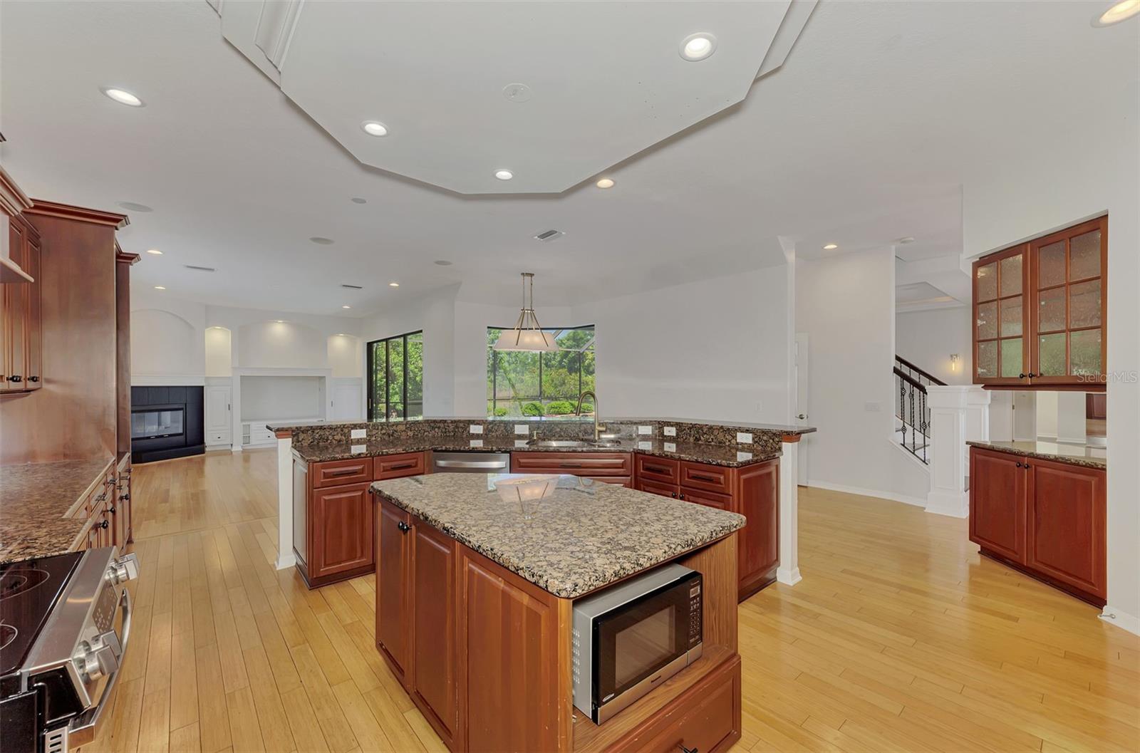 5684 EASTWIND DR, SARASOTA, FL, 34233