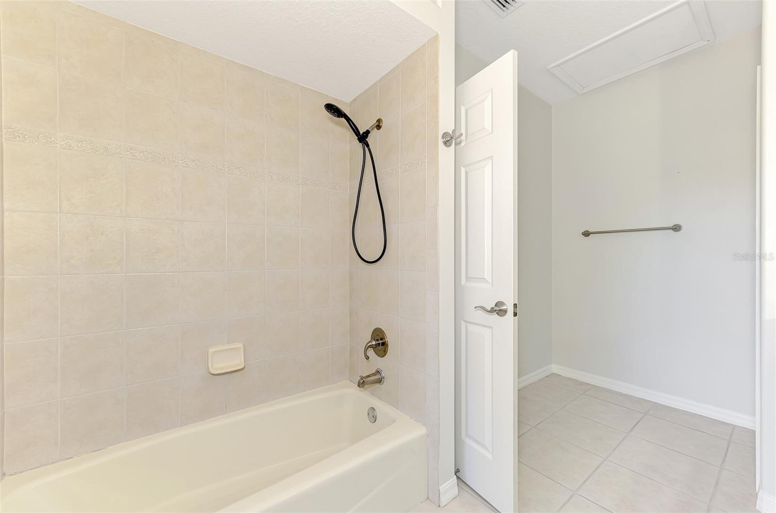5684 EASTWIND DR, SARASOTA, FL, 34233