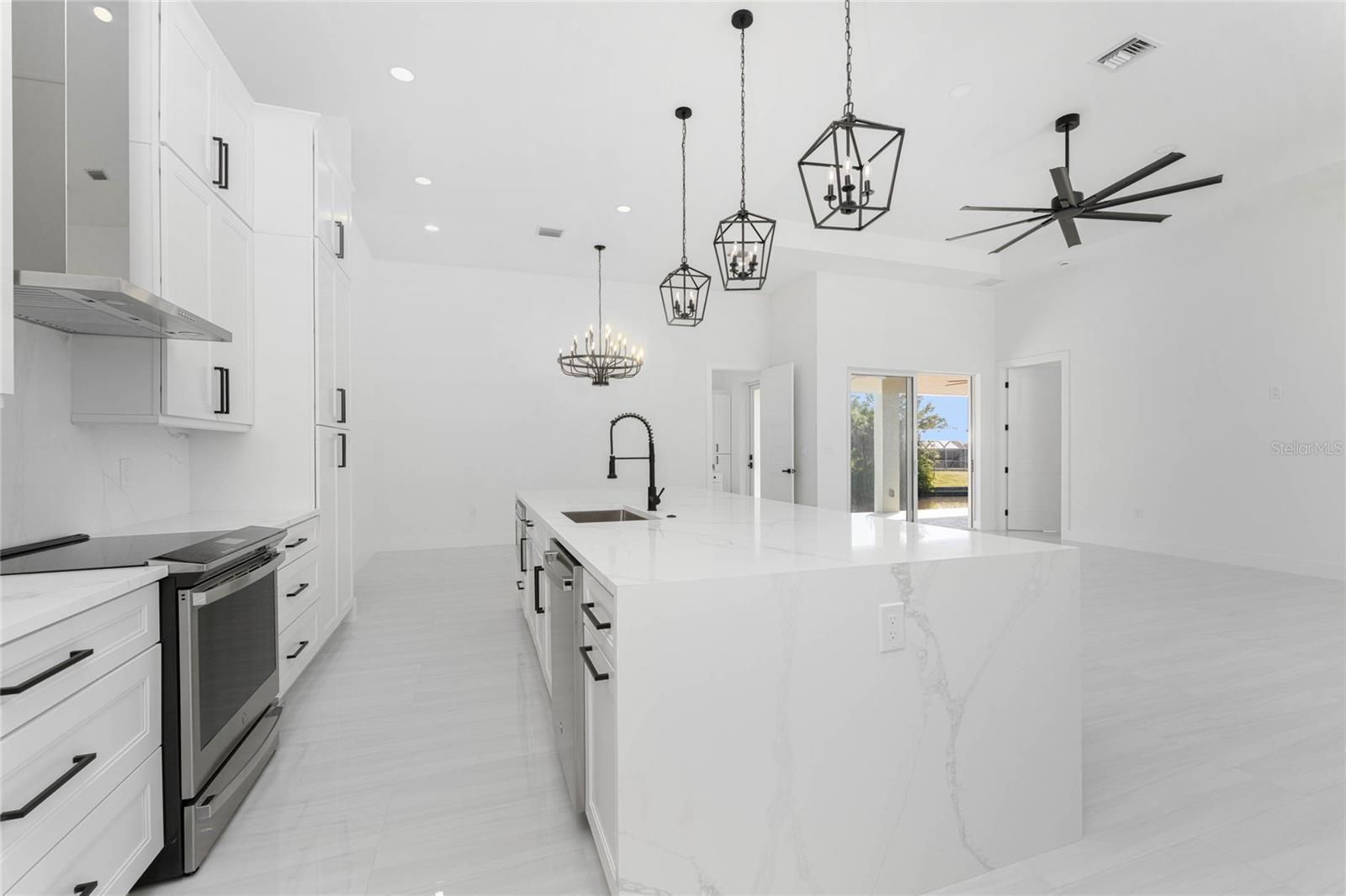 576 MCDILL DR, PORT CHARLOTTE, FL, 33953