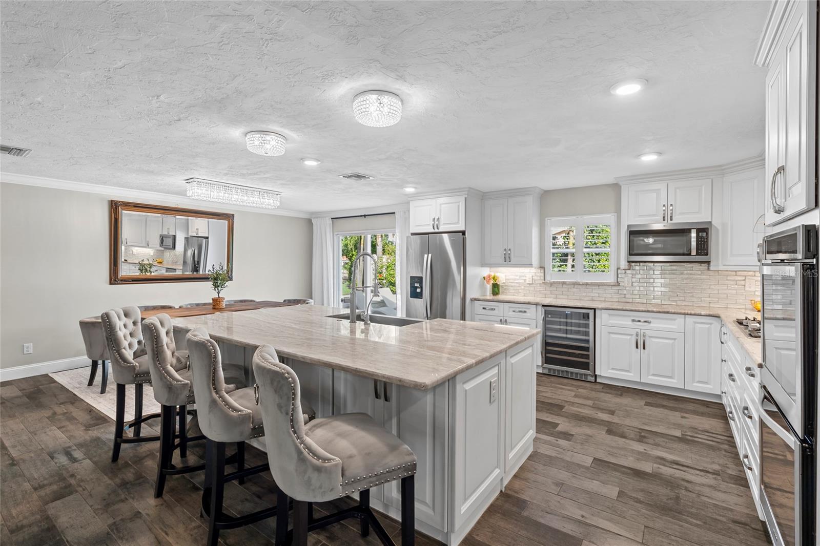 Kitchen with large island