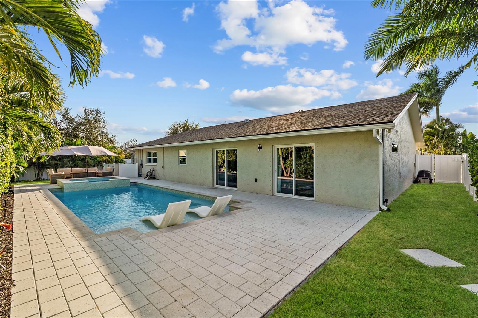 Private Pool and spa