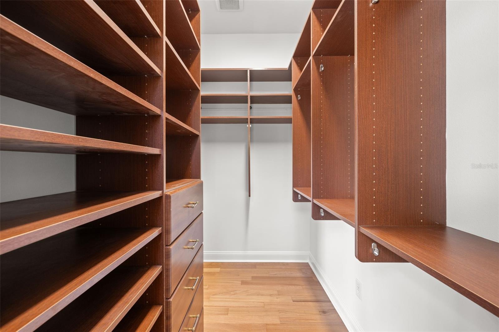 TB8446538 Property Photo