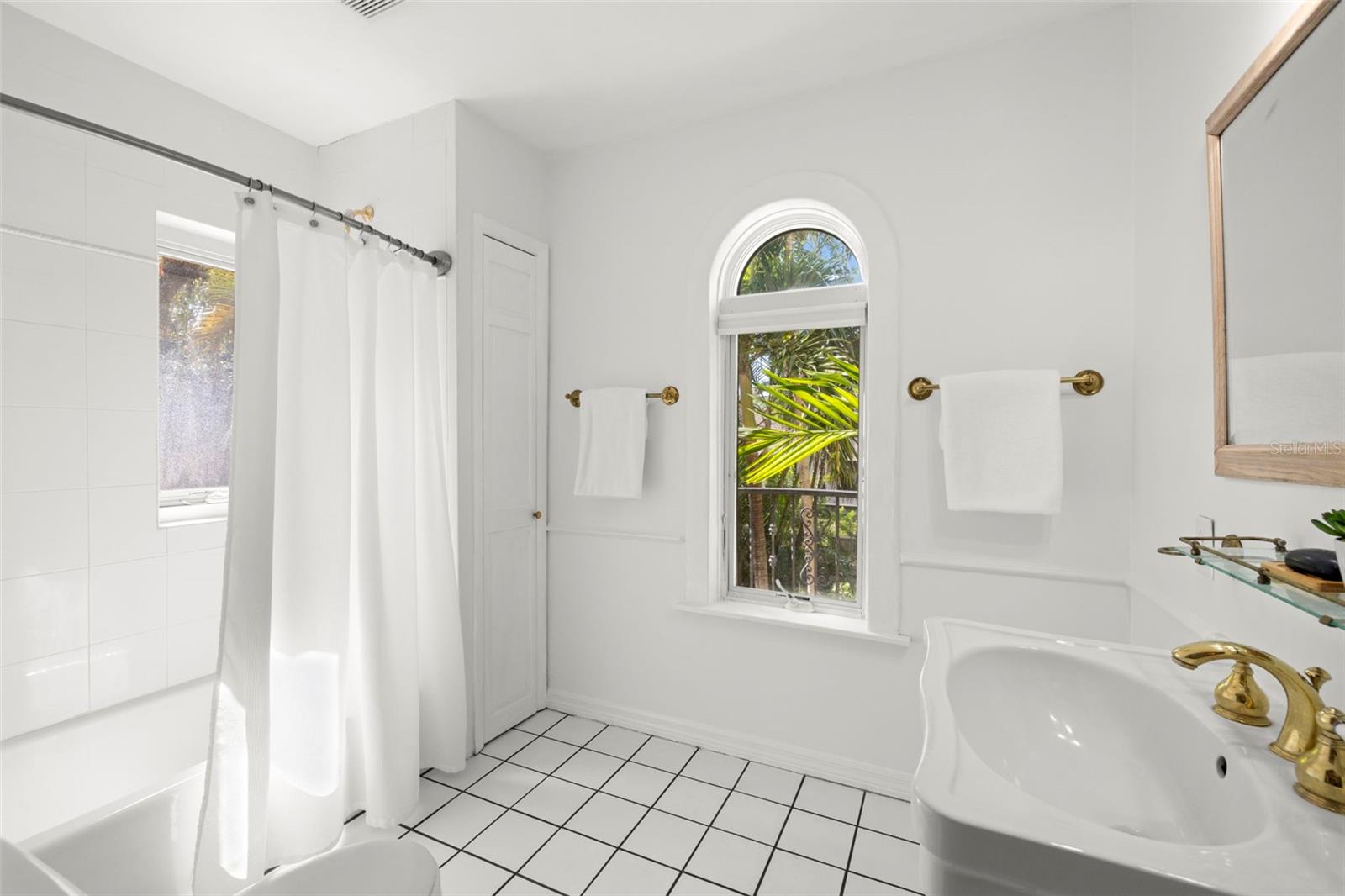 TB8446538 Property Photo