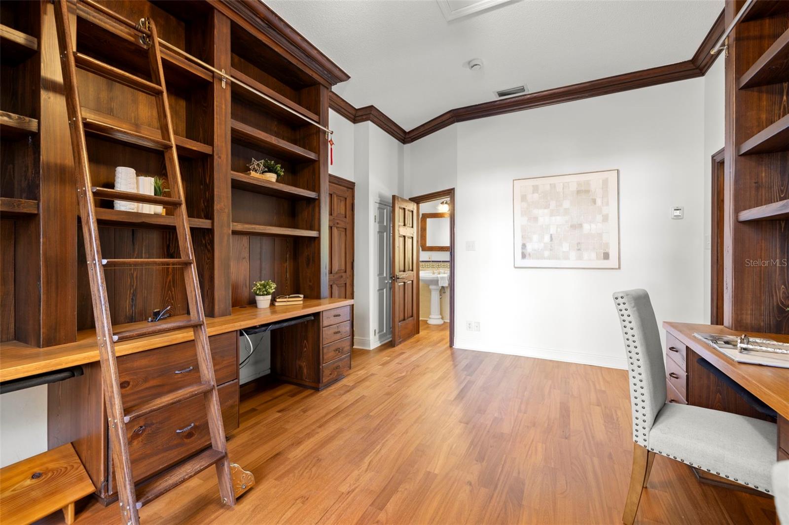 TB8446538 Property Photo