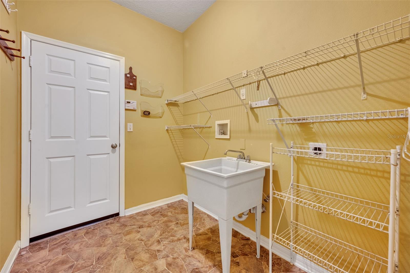 2355 WALNUT HEIGHTS RD, APOPKA, FL, 32703