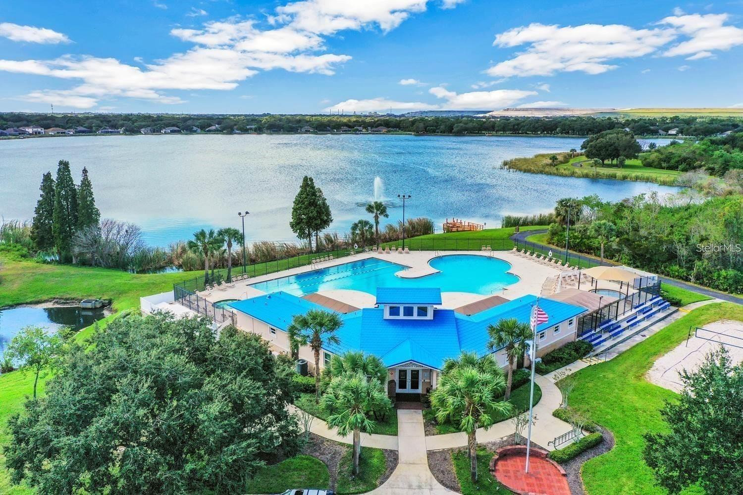 Lake St. Charles Clubhouse and amenities