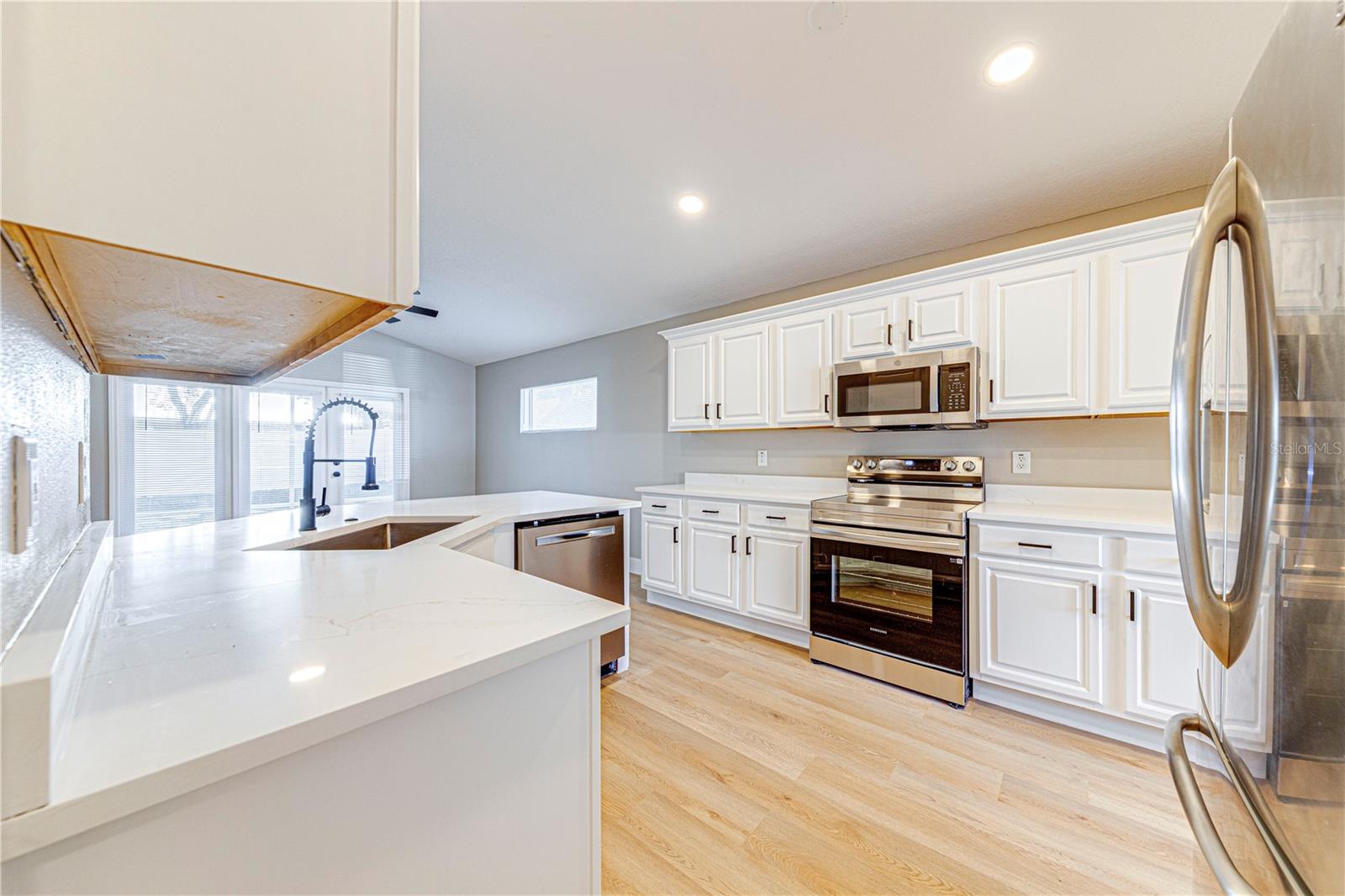 40042 PALM ST, LADY LAKE, FL, 32159